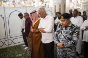 ރައީސް މުއިއްޒު މަސްޖިދުއް ނަބަވީއަށް ޒިޔާރަތް ކުރައްވައިފި