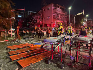 އިރާނުގެ ރައްދު ހަމަލާތަކުގައި އެކަކު މަރުވެ އިސްރާއީލުގައި ގިނަ ބަޔަކަށް އަނިޔާ ވެެއްޖެ