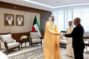 ދިވެހިރާއްޖެއިން ކުވެއިތަށް ކަނޑައަޅުއްވި ސަފީރު ފަތްކޮޅު އަރުއްވައިފި