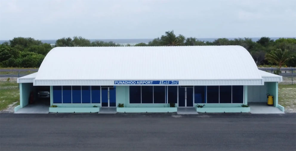 ފުނަދޫ އެއާޕޯޓުގެ ފަޔާ ލޮރީގެ މައްސަލައެއް ޖެހި ދަތުރުތައް ހުއްޓާލަން ޖެހިއްޖެ