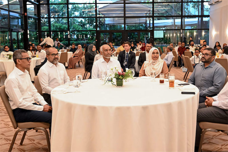 ރައީސުލްޖުމްހޫރިއްޔާގެ ދެކަނބަލުން ސިންގަޕޫރުގައި ދިރިއުޅޭ ދިވެހި ރައްޔިތުންނާ ބައްދަލުކުރައްވައިފި