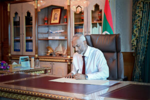 އައްޑޫ ސިޓީ ކައުންސިލަށް ބަދަލުގެނައުމަށް ރައްޔިތުންގެ ޚިޔާލު ހޯދުމުގެ ޢާންމު ވޯޓު ނެގުމަށް ރައީސްގެ ޤަރާރަކުން ނިންމަވައިފި