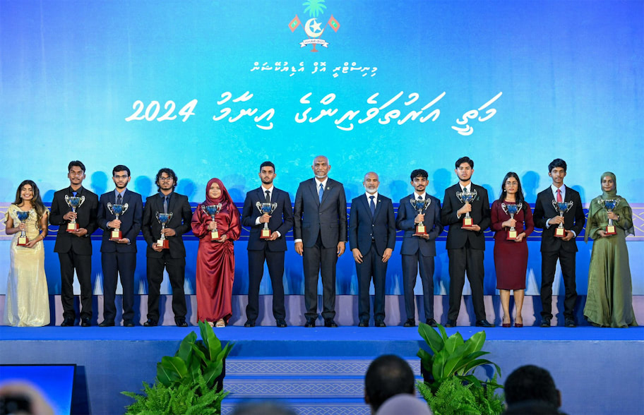 ސްޓޫޑެންޓް ލޯނު ޝަރުތު ހަމަވި 806 ދަރިވަރުންނަށް ވެސް ލޯނު ދޭން ރައީސް ނިންމަވައިފި