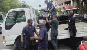 ހުޅުމާލޭގައި ޓްރެފިކް ގަވާއިދާ ހިލާފަށް ޕާކްކުރާ އުޅަނދުތައް ޓޯ ކުރަން ފަށައިފި