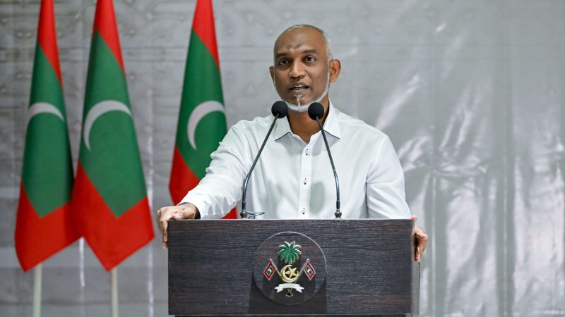 ރައްޔިތުންގެ އެދުމުގެމަތިން ދޮންފަނު ބިން ހިއްކުމުގެ މަޝްރޫއު ހުއްޓާލުމަށް ރައީސް ނިންމަވައިފި