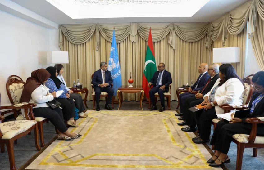 ޔޫއެންޑީޕީގެ އާ ސަފީރު އަދްނާން ޗީމާއަށް ރަސްމީކޮށް ސަފީރުކަމުގެ ފަތްކޮޅު އަރުވައިފި