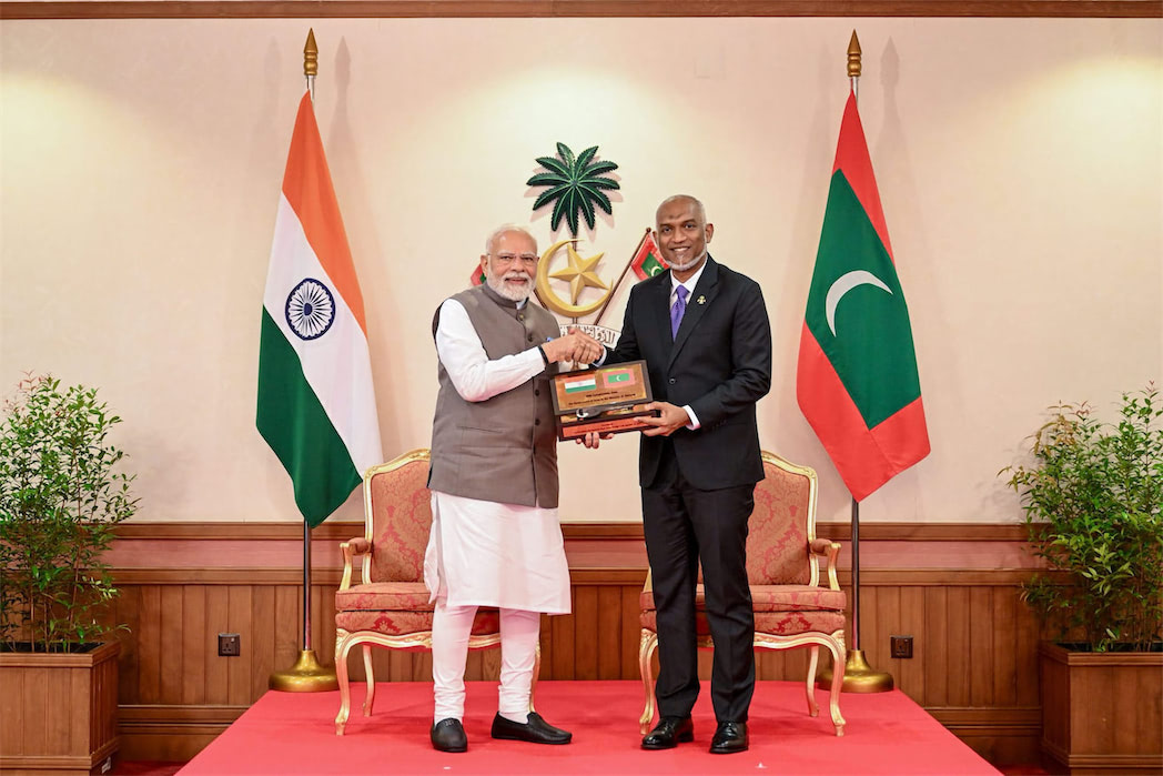 އިންޑިއާއިން ސިފައިންނަށް 72 ވެހިކަލް ހަދިޔާކޮށްފި