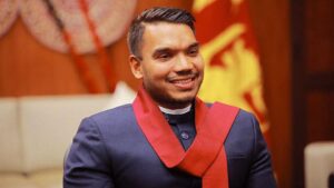 ސްރީލަންކާ ކޯޓުން ނަމާލް ރަޖަޕަކްސަ ހައްޔަރުކުރަން އަމުރު ނެރެފި، އޭނާ މިވަގުތު ހުރީ ރާއްޖޭގަ