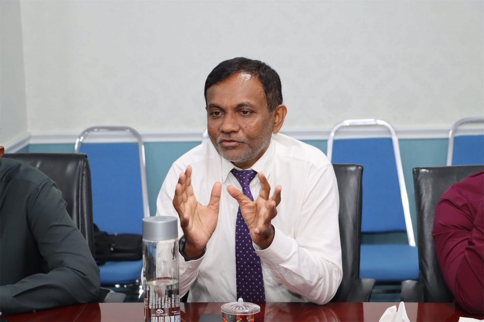 ސިވިލް ސާވިސް މުވައްޒަފުންގެ މުސާރަ ބޮޑުކުރުމުގެ މަސައްކަތް ދަނީ ކުރިޔަށް