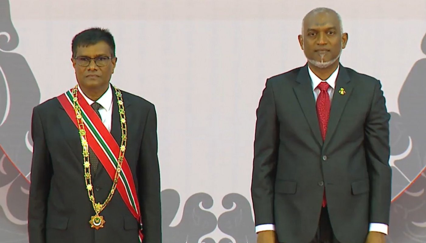 ދިވެހި ދައުލަތުގެ އެންމެ މަތީ އިއްޒަތް "ނިޝާން އިއްޒުއްދީން" ރިޓަޔަރޑް އުއްތަމަ ފަނޑިޔާރު މުއުތަސިމް އަދުނާނަށް ދެއްވައިފި