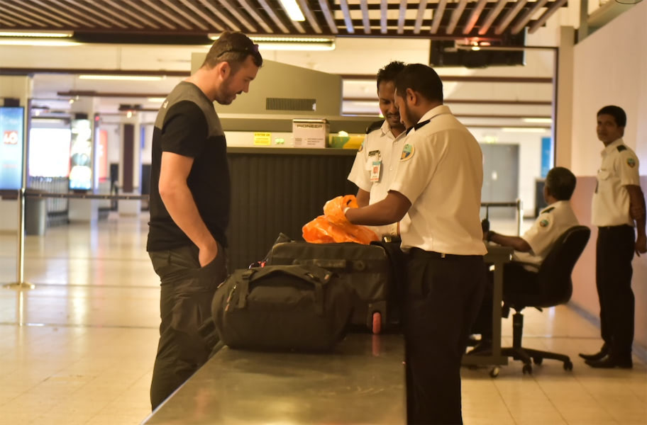 ރާއްޖެއިން ފުރާ ފްލައިޓްތަކުގައި ލައިޓަރު ގެންދިއުމުގެ ހުއްދަ ދިނުމަށް ނިންމައިފި