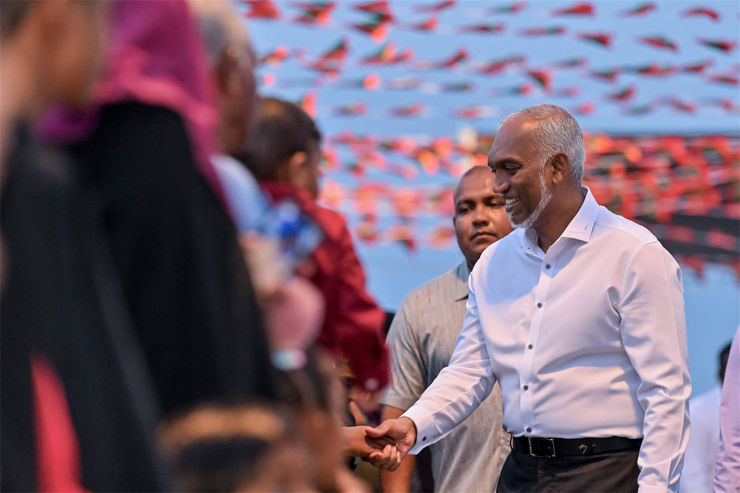 ތިލަދުންމަތީ ދެކުނުބުރީގެ މީހުން ދިރިއުޅޭ ރަށްރަށަށް ކުރައްވާ ދަތުރުފުޅެއްގައި ރައީސް ފުރާވަޑައިގަންނަވައިފި