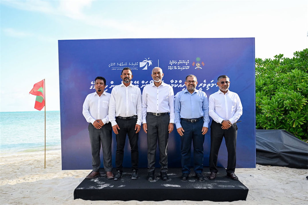 މަތިވެރީ އެއާޕޯޓް ތަރައްޤީކުރުމަށް ބިން ހިއްކުމުގެ މަސައްކަތް ރައީސުލްޖުމްހޫރިއްޔާ ފައްޓަވައިދެއްވީ