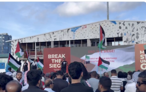ޢައްޒާގައި ޔަހޫދީން ހިންގަމުންދާ ގަތުލުޢާންމާ ދެކޮޅަށް އެތައްހާސް ދިވެހިންނެއް އިހުތިޖާޖު ކޮށްފި