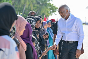 ބ. އަތޮޅަށް ކުރެއްވި ދަތުރުފުޅު ނިންމަވާލައްވައި ރައީސް މާލެ ވަޑައިގެންފި