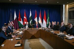 ޣައްޒާގެ ހަނގުރާމަ ނިންމާލުމަށް ޓްރަމްޕް ހުށަހަޅާ 21 ނުކުތާގެ ޕްލޭން ހާމަވެއްޖެ