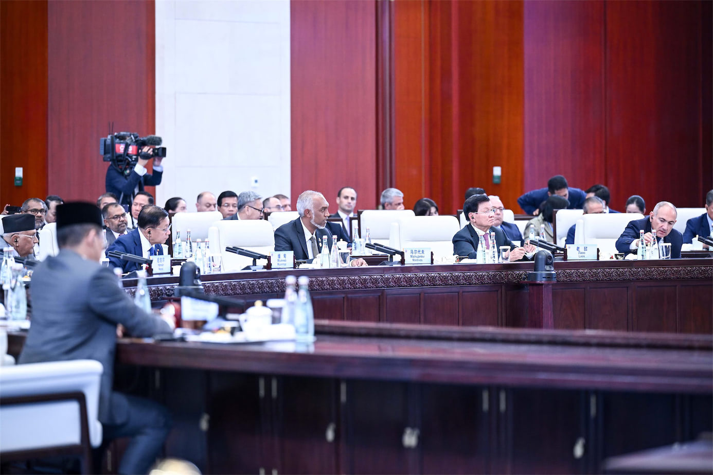 ފަލަސްތީނުގެ ރައްޔިިތުންނަށް އިންސާފް ހޯދާދީ ސުލްހަ ޤާއިމުކޮއްދިނުމަށް ވަކާލާތުކުރުމުގައި ޤައުމުތަކުން އެއްބައިވާންޖެހޭ: ރައީސް