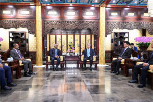 ޗައިނާގެ ކޮމިއުނިސްޓް ޕާޓީގެ އިސް ފަރާތްތަކާ ރައީސް ބައްދަލުކުރައްވައިފި