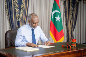 ރައްޔިތުންގެ ޚިޔާލު ހޯދުމުގެ ޢާންމު ވޯޓު ނެގުމުގެ ބިލު، ރައީސުލްޖުމްހޫރިއްޔާ ތަސްދީޤުކުރައްވައިފި