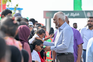 އަރިއަތޮޅު ދެކުނުބުރީގެ މީހުން ދިރިއުޅޭ ރަށްރަށަށް ކުރެއްވި ދަތުރުފުޅު ރައީސް ނިންމަވާލައްވައިފި