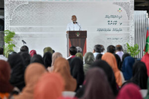 އަތުން ހިފޭ ތަރައްޤީ ހޯދާއިރު، އަތުން ނުހިފޭ ތަރައްޤީއަށްވެސް އެއްވަރަށް ސަމާލުކަމެއް ދޭން ޖެހޭ: ރައީސް