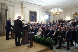 ގާޒާ ހަނގުރާމަ ނިންމާލުމަށް ޓްރަމްޕް 20 ނުކުތާގެ ސުލްހަ ޕްލޭން ހުށަހަޅައިފި