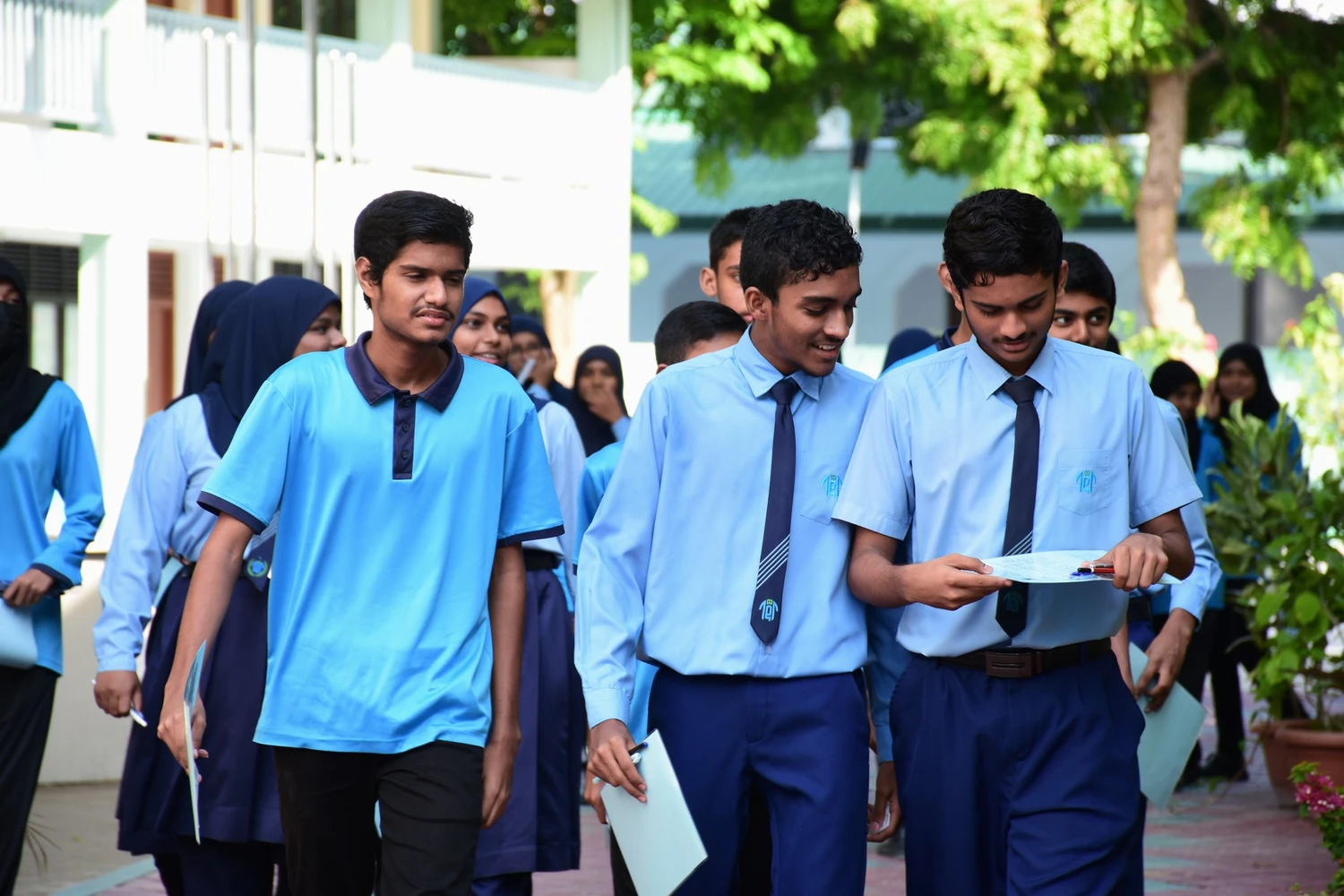 ތާރީޚީ ރެކޯޑަކާއެކު، 3200 ދަރިވަރުން އޭ ލެވެލްއަށް ކިޔަވަން ފަށައިފި