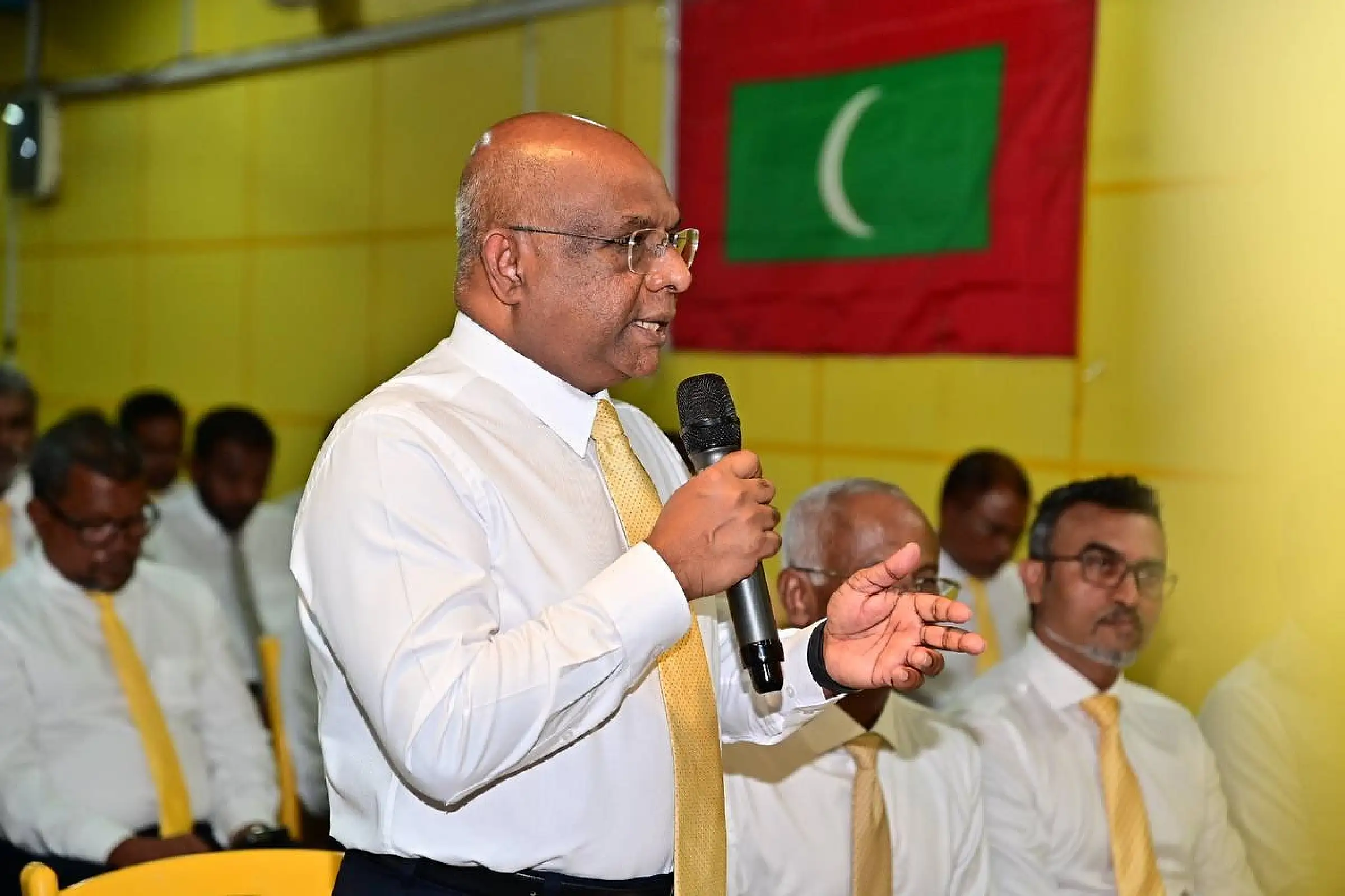 ޕާޓީގެ މަސްލަހަތު ހިފެހެއްޓުމަށް ޝާހިދު އިލްތިމާސްކުރައްވައިފި