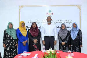 އަންހެނުންގެ ތަރައްޤީއަށް މަސައްކަތްކުރާ ކޮމިޓީތަކުގެ ރައީސުން އިންތިޚާބުކޮށް ފުލްޓައިމް މުވައްޒަފުންގެ ގޮތުގައި ހަމަޖައްސަނީ