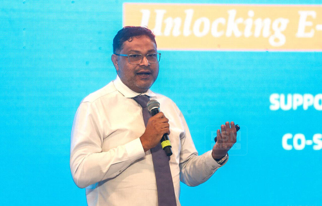 ޗައިނާގައި ވިޔަފާރިކުރާ ދިވެހިންނަށް ޑޮލަރުން ފައިސާ ގެނައުމުގެ ފަސޭހަ ނިޒާމެއް އެމްއައިބީން ތައާރަފްކޮށްފި