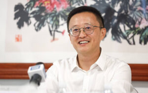 ރާއްޖެއަށް ކުރިމަތިވެފައިވާ ދަރަނީގެ ސަބަބަކީ ޗައިނާއެއް ނޫން، މަޝްރޫޢުތަކުން ދަރަނި ދެެއްކޭނެ: ސަފީރު