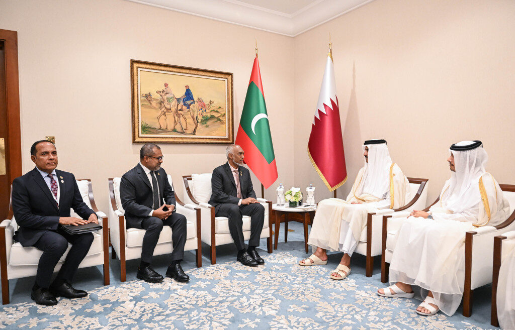 ރައީސް މުއިއްޒު ޤަތަރުގެ އަމީރާ ބައްދަލުކުރައްވައިފި