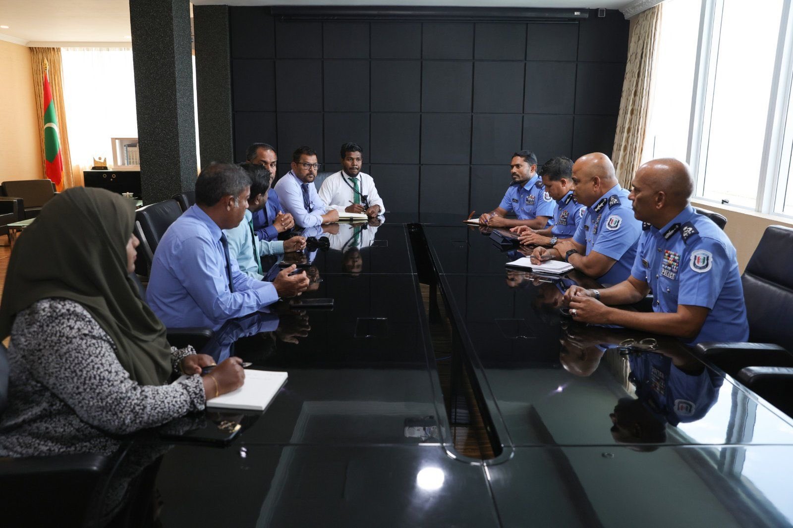 ފަނޑިޔާރުންގެ ރައްކާތެރިކަން ވަރުގަދަކުރަން ފުލުހުންނާއި ޖުޑިޝަލް އެޑްމިނިސްޓްރޭޝަން މަޝްވަރާކޮށްފި