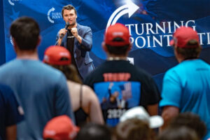 ބަޑިޖަހާ މަރާލި އެމެރިކާގެ އެކްސްޓިވިސްޓުގެ މަރުގެ ތުހުމަތުގައި މީހަކު ހައްޔަރު ކޮށްފި