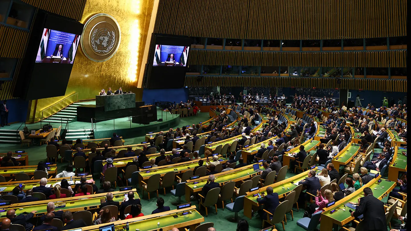 ޣައްޒާގެ ސުލްހައިގެ ޕްލޭން ތަންފީޒުކުރަން ޓްރަމްޕާއެކު މަސައްކަތް ކުރަން ތައްރާރު: އައްބާސް