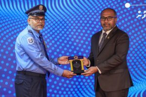 ފުލުހުންގެ ހިދުމަތަށް ދިގު މުއްދަތުގައި ހިދުމަތްކުރި މުވައްޒަފުންނަށް ހަނދާނީ ފިލާ އަރުވައިފި