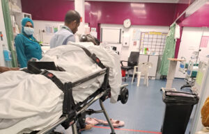 މުޒާހަރާގައި ހާޓްއެޓޭކް ޖެހުނު މީހާގެ ހާލު ރަނގަޅު