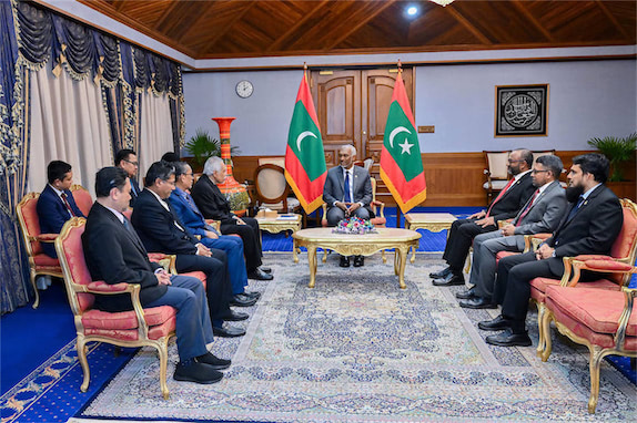 އިންޓަރނޭޝަނަލް އިސްލާމިކް ޔުނިވަރސިޓީ މެލޭޝިޔާގެ ރެކްޓަރ، ރައީސްގެ އަރިހަށް އިޙްތިރާމްގެ ޒިޔާރަތެއް ކުރައްވައިފި