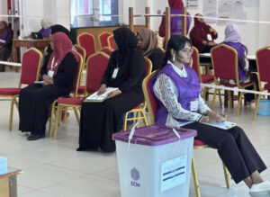 އައްޑު އަތޮޅުގެ ތިން ރަށުގެ ރެފަރެންޑަމްގައި ދެބައިކުޅަ އެއްބަޔަށްވުރެ ގިނަ މީހުން ބައިވެރި ނުވޭ