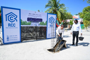 އދ. ދަނގެތީ ކައުންސިލް އިދާރާގެ އާ އިމާރާތުގެ ބިންގާ އަޅައިފި