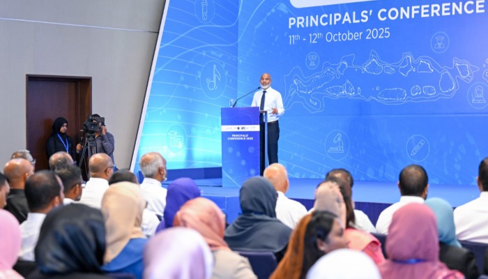 އަންނަ އަހަރު ޓީޗަރުންނަށް އޭއައި ތަމްރީން ދިނުމުގެ ބޮޑު ކެމްޕެއިނެއް ފަށަނީ