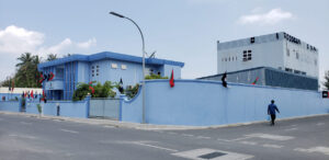 އުނގޫފާރު ކުނިގޮނޑުތެރޭގައި ހިނގި މާރާމާރީގެ މައްސަލައެއްގައި 14،400 ރުފިޔާއިން ޖޫރިމަނާ ކޮށްފި