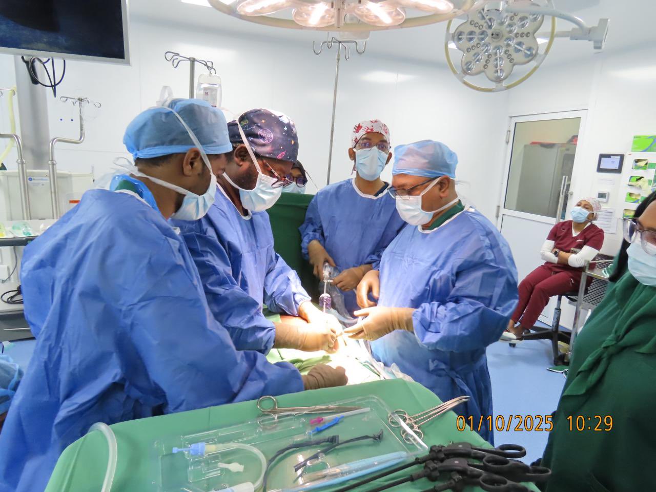 އައިޖީއެމްއެޗުން ރާއްޖޭގައި ފުރަތަމަ ފަހަރަށް ޕެރިޓޯނިއަލް ޑަޔަލިސިސް ކެތީޓަރު ލެއްވުމުގެ އޮޕަރޭޝަން ކާމިޔާބުކޮށްފި