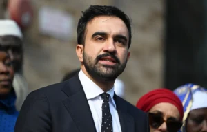 ނިއު ޔޯކް މޭޔަރު އިންތިހާބުގައި ވާދަކުރާ މުސްލިމް ކެނޑިޑޭޓް މަމްދާނީއަށް ތާއީދު ނުކުރުމަށް ޓްރަމްޕް ގޮވާލައިފި