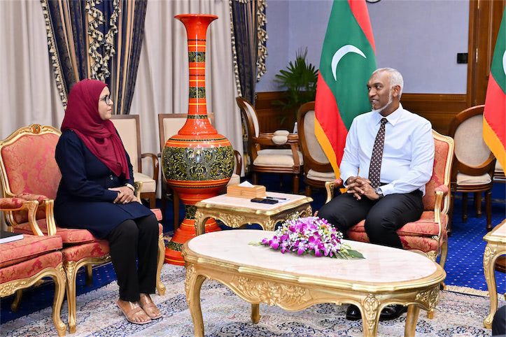 ދިވެހިބަހުން ފުރަތަމަ ފަހަރަށް ޕީއެޗްޑީ ހެއްދެވި އާމިނަތު ޒާހިރުއާ ރައީސް ބައްދަލުކުރައްވައި ތަހުނިޔާ ވިދާޅުވެއްޖެ