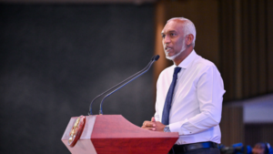 އިޤްތިޞާދު ޑިފޯލްޓްގެ ތެރެއިން ނަގައި ކޮޅަށް ޖެހިއްޖެ: ރައީސް