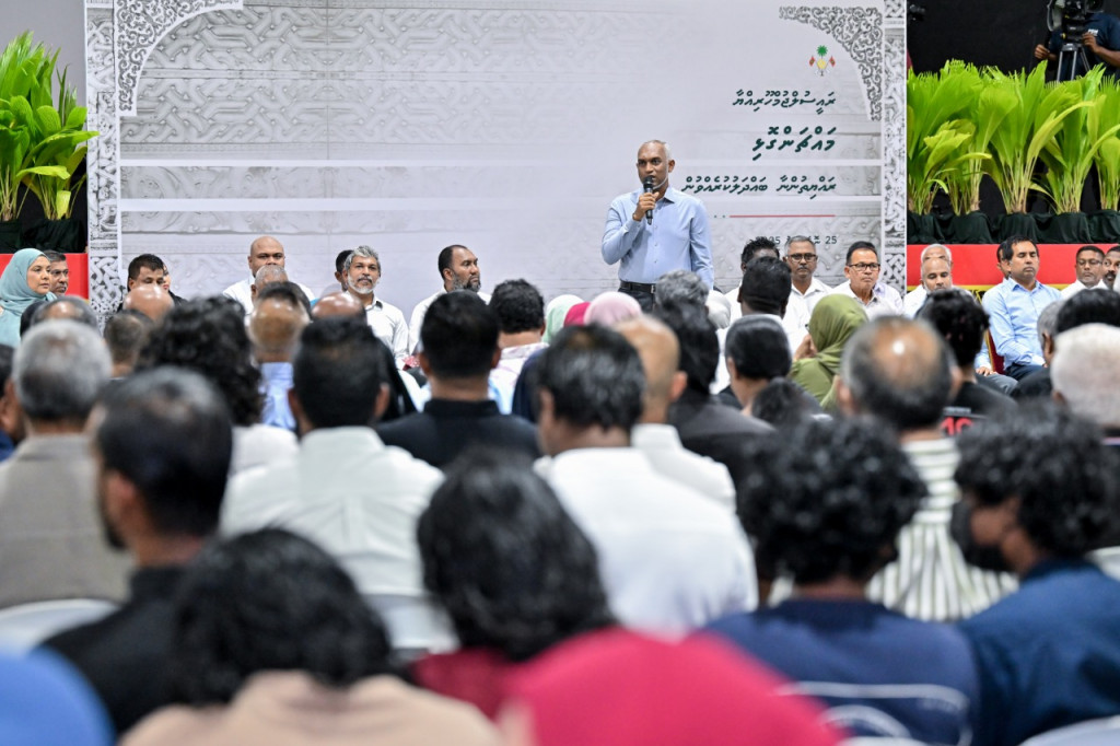 މާދަމާ ރޭ މާފަންނު ރައްޔިތުންނާ ރައީސް ބައްދަލުކުރައްވަނީ