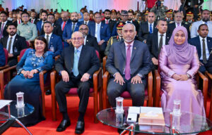 ރައީސް މައުމޫނަށާއި ޝަހީދުންގެ އާއިލާތަކަށް ނޮވެމްބަރު 3 ގެ ޝަރަފުގެ އައްޑަނައަކާއި ހަނދާނީ އައްޑަނައެއް އަރުވަނީ