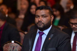 ފަނޑިޔާރު ފައިސަލް އިސްތިއުފާ ދެއްވީ ކޮރަޕްޝަން ތުހުމަތުތަކެއްގެ އޭސީސީން ބަލަމުން ދަނިކޮށް