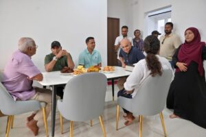 ކުރީގެ ރައީސް ގެދޮރުވެރިޔާ ފްލެޓްތަކަށް ޒިޔާރަތްކުރައްވައިފި